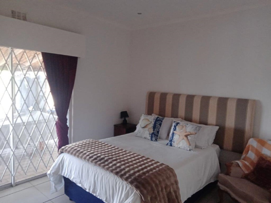 5 Bedroom Property for Sale in Paradise Beach Eastern Cape